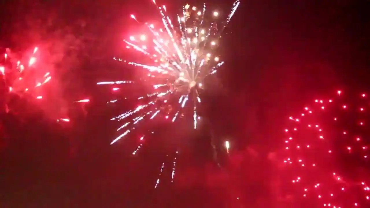 ფეიერვერკი 25 გასროლა 1.5 კალ